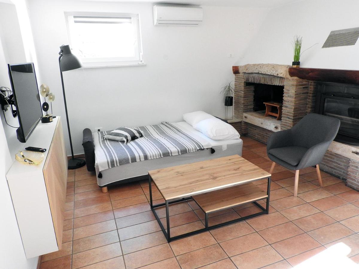 Apartment Lu, Stinjan - PUY מראה חיצוני תמונה
